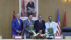 والي جهة الداخلة يستقبل وفد دبلوماسي أمريكي وتوقيع اتفاقية توأمة بين جماعة الداخلة وجماعة كولومبوس الأمريكية