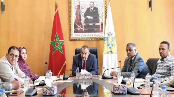 الخطاط ينجا رئيس مجلس جهة الداخلة يترأس اجتماعا لتدارس وضعية المداخيل الذاتية للجهة