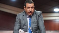 النائب البرلماني “امبارك حمية” يفند الأخبار المتعلقة بالنساء المحتجات حول استفادتهن من بطائق الإنعاش “الكرطيات”