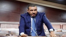 النائب البرلماني امبارك حمية يسائل وزير الصناعة عن الإجراءات المحفزة للدفع بمستثمرين صناعيين للإستثمار وبضرورة إنشاء منطقة خاصة بأنشطة الحرفيين بمدينة الداخلة