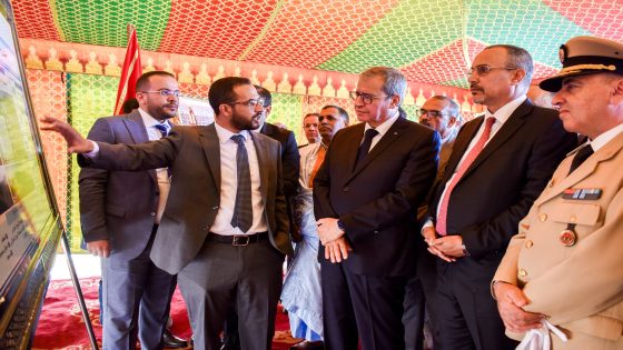 والي الجهة ورئيس جماعة الداخلة يُشرفان على تدشين مشاريع تنموية كبرى بمناسبة عيد العرش المجيد