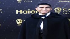 أشرف حكيمي يتوّج بجائزة الأفضل ويعيد المغرب لمنصات المجد بعد 27 عاماً