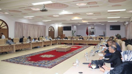 المجلس الإقليمي للسمارة يعقد دورته العادية لشهر يناير 2026 ويصادق على مشاريع ذات بعد تنموي وبيئي واعد